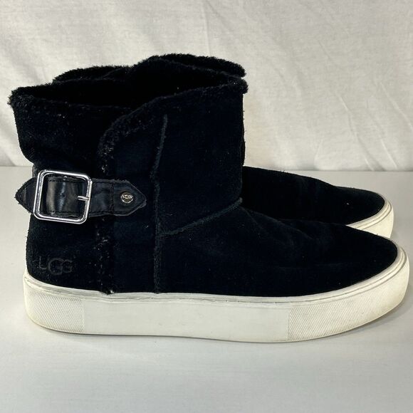 Ugg Women's Aika Boot Sneaker Size 8.5 Black Suede Fur Sherpa Lined Pull On Shoe - Picture 1 of 7